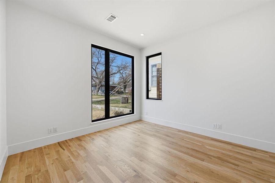 Spacious, unfurnished interior of a new home in , Dallas (Image 19).