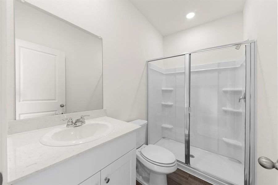 22. 516 Merced - Bath (2)