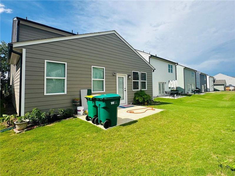 Exterior details and patio area of a home in , Lilburn (Image 4).