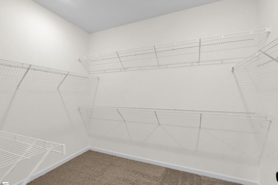 Spacious, unfurnished interior of a new home in Lynbrook, Boiling Springs (Image 21).