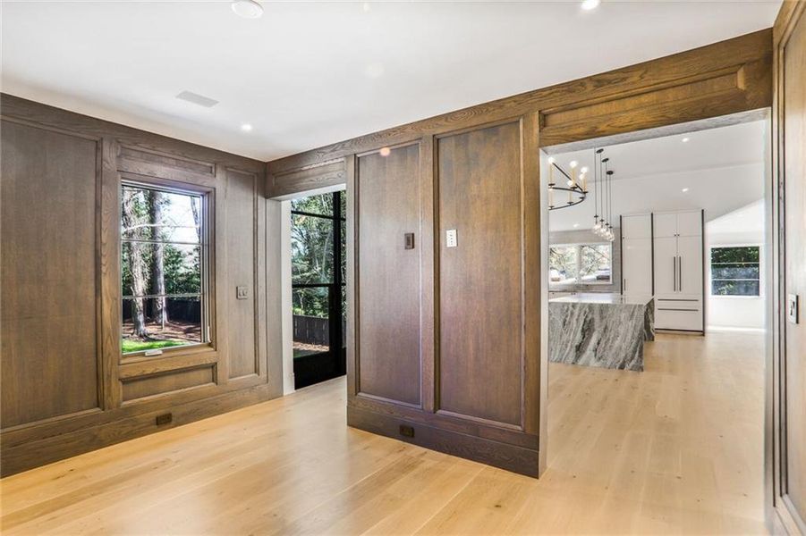 Spacious, unfurnished interior of a new home in , Atlanta (Image 19).