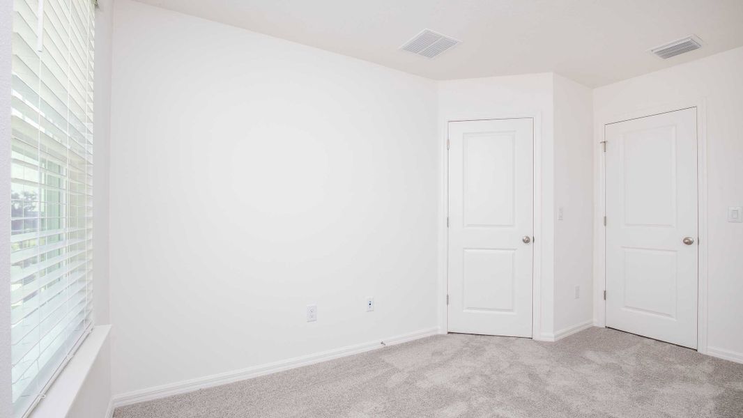 Spacious, unfurnished interior of a new home in Mirada, San Antonio (Image 25).