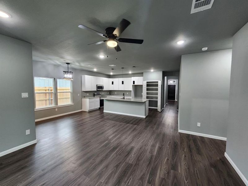 Spacious, unfurnished interior of a new home in , Fort Worth (Image 12).