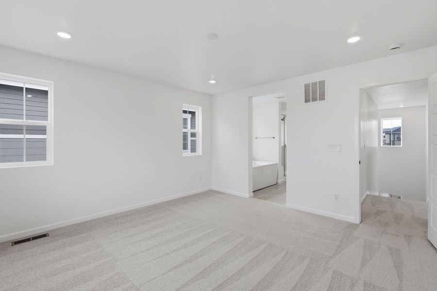 Spacious, unfurnished interior of a new home in Sterling Ranch Ascent Village, Littleton (Image 18).
