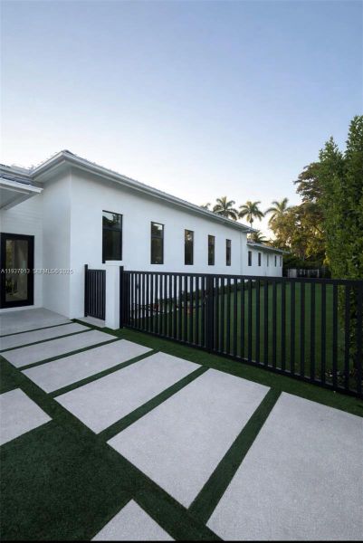 Exterior details and patio area of a home in , Palmetto Bay (Image 23).