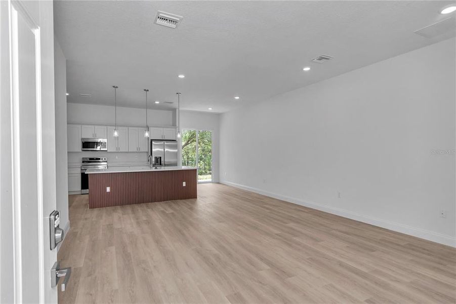 Spacious, unfurnished interior of a new home in , Citrus Springs (Image 38).
