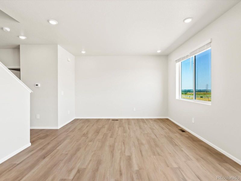 Spacious, unfurnished interior of a new home in Lake Bluff, Greeley (Image 10). Spacious, unfurnished interior of a new home in Lake Bluff, Greeley (Image 10).