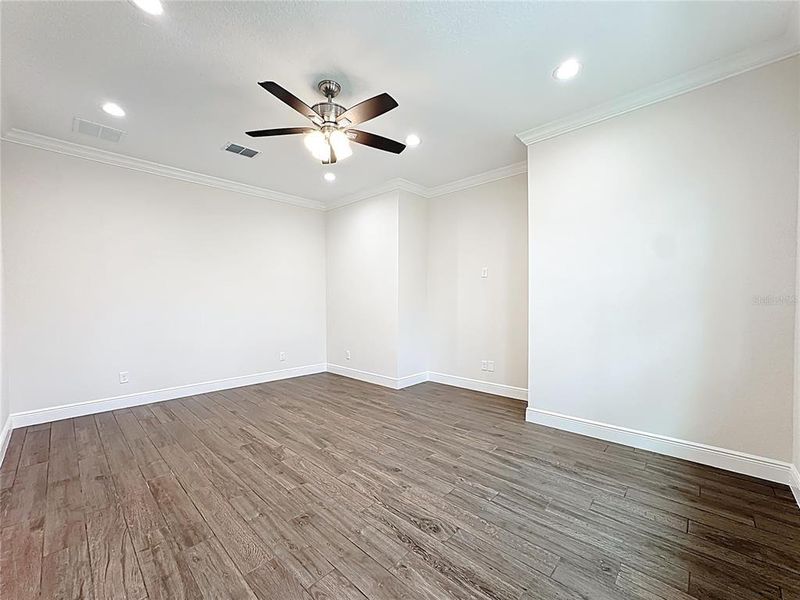 Spacious, unfurnished interior of a new home in , Orlando (Image 26).