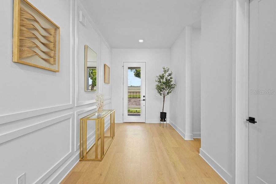 Spacious, unfurnished interior of a new home in , Tampa (Image 25).