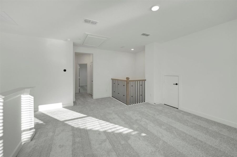 Spacious, unfurnished interior of a new home in Riceland - Enclave Collection, Mont Belvieu (Image 29).