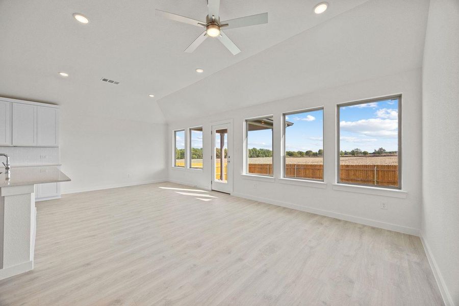 Spacious, unfurnished interior of a new home in Prairie Winds, Hutto (Image 15).