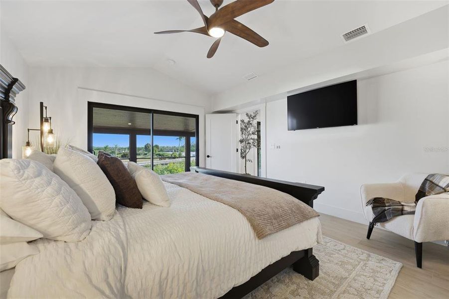 Furnished interior view inside a new home in , Englewood (Image 50).