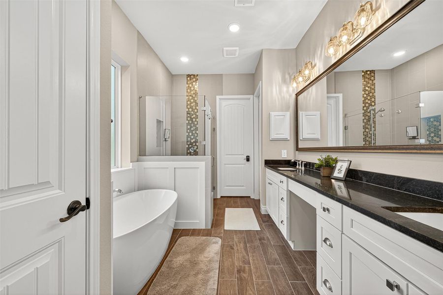 Well-designed layout with abundant storage, private water closet, and contemporary finishes. Well-designed layout with abundant storage, private water closet, and contemporary finishes.