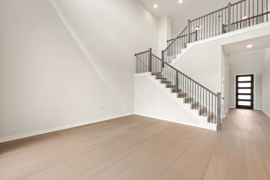 Spacious, unfurnished interior of a new home in Wolf Ranch, Georgetown (Image 23).