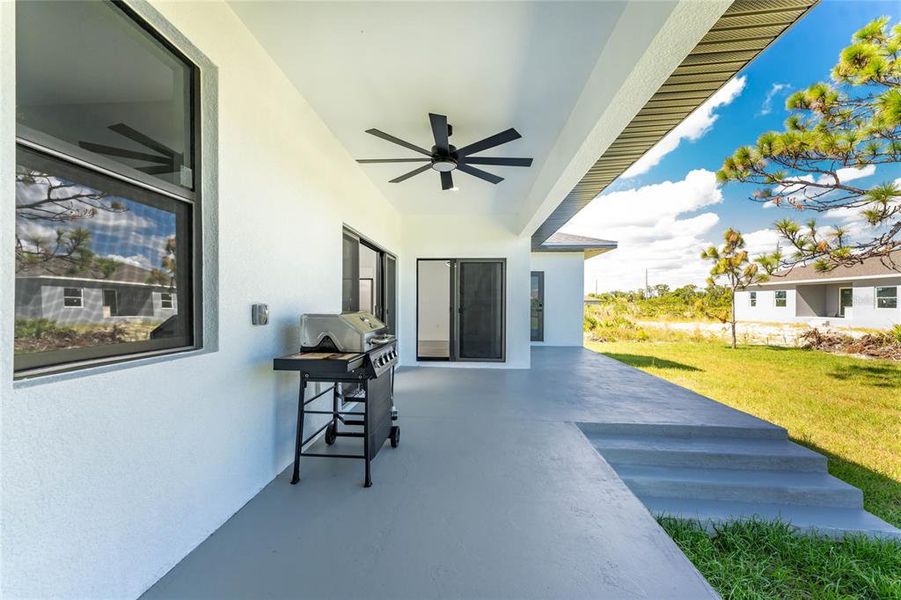 Exterior details and patio area of a home in , Port Charlotte (Image 29).