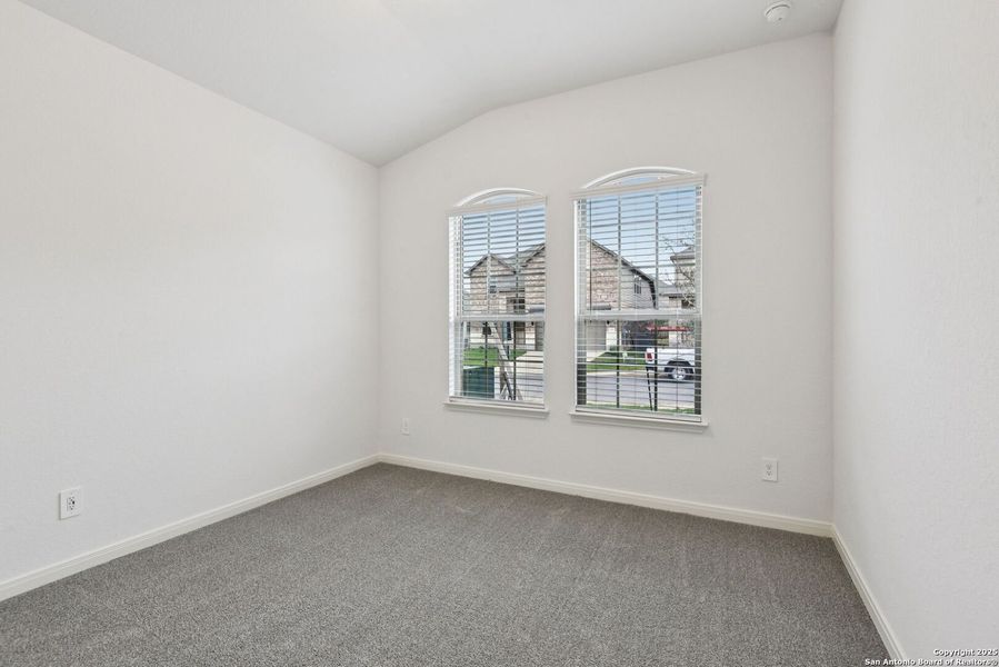 Spacious, unfurnished interior of a new home in Fox Falls, Boerne (Image 32).