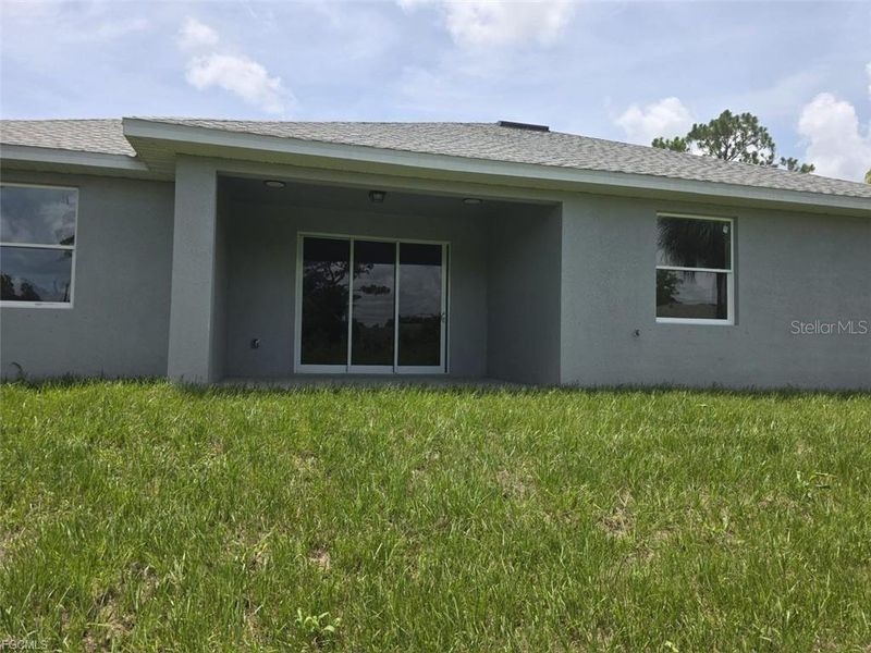 Exterior details and patio area of a home in , Fort Myers (Image 4).