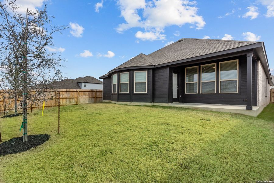 Exterior details and patio area of a home in Legacy at Lake Dunlap, New Braunfels (Image 3).