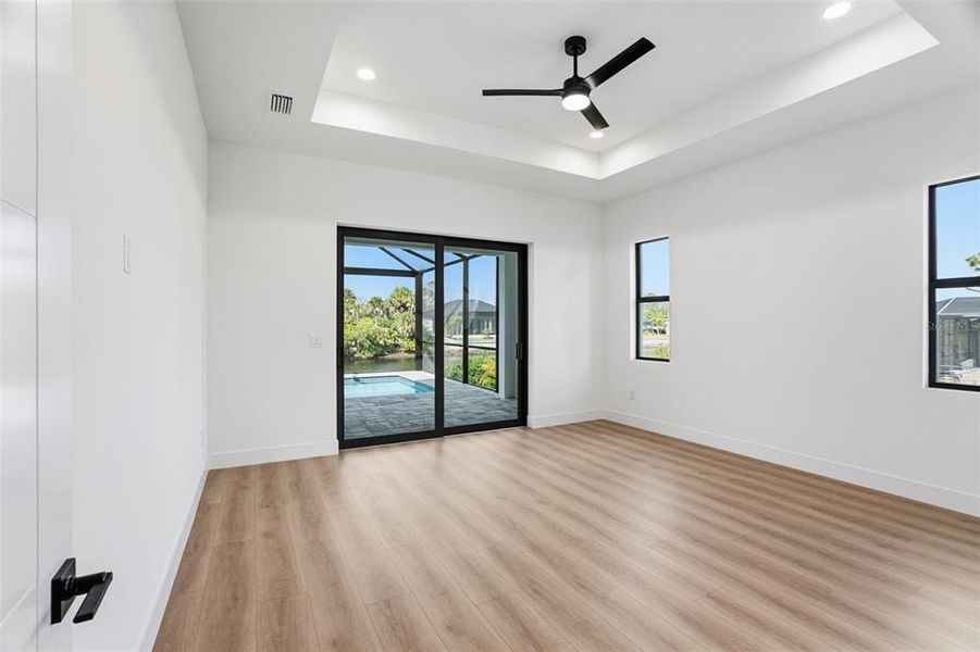 Spacious, unfurnished interior of a new home in , Port Charlotte (Image 19).
