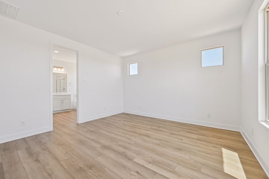 Representative unfurnished interior of a home built from the Essence by Taylor Morrison in Artisan at Asante, Surprise (Image 36). Representative unfurnished interior of a home built from the Essence by Taylor Morrison in Artisan at Asante, Surprise (Image 36).