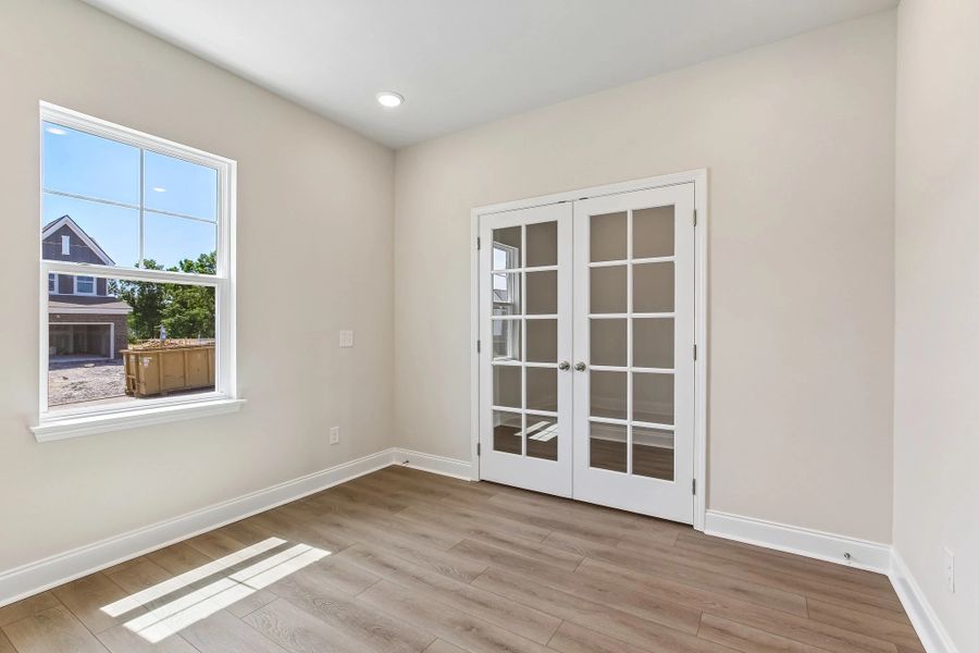 Spacious, unfurnished interior of a new home in Cades Bluff, Lebanon (Image 17). Spacious, unfurnished interior of a new home in Cades Bluff, Lebanon (Image 17).