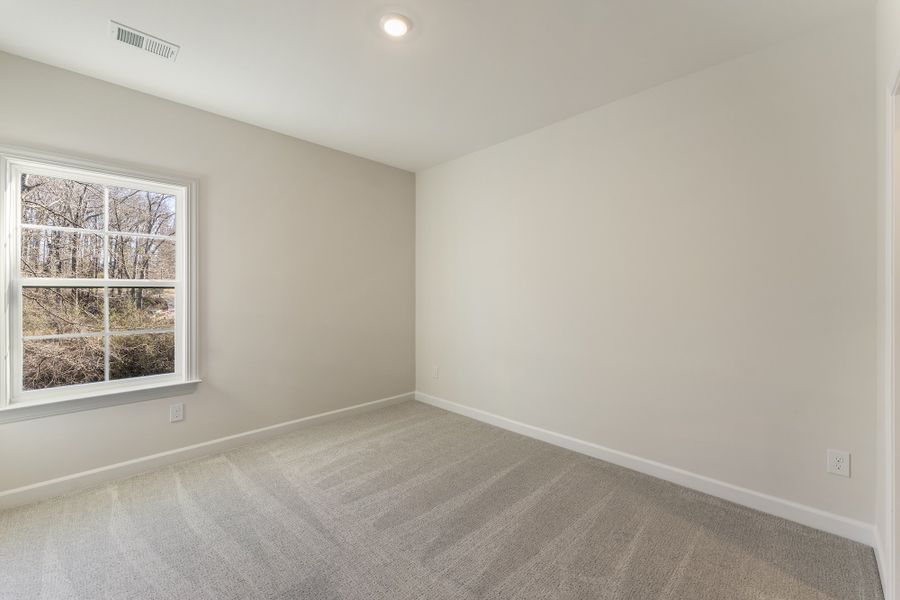 Spacious, unfurnished interior of a new home in Windsor Forest, Anderson (Image 25).