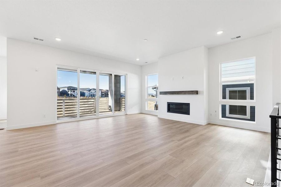 Spacious, unfurnished interior of a new home in , Littleton (Image 17).