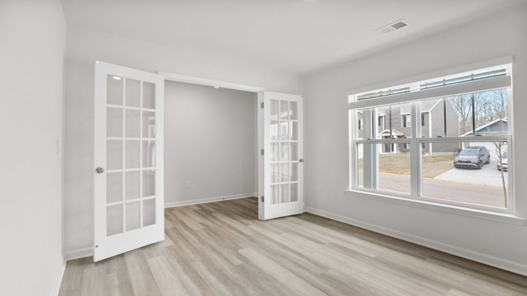 Spacious, unfurnished interior of a new home in Lakestone, Woodruff (Image 15).