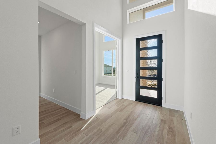 Spacious, unfurnished interior of a new home in Lariat, Liberty Hill (Image 36).
