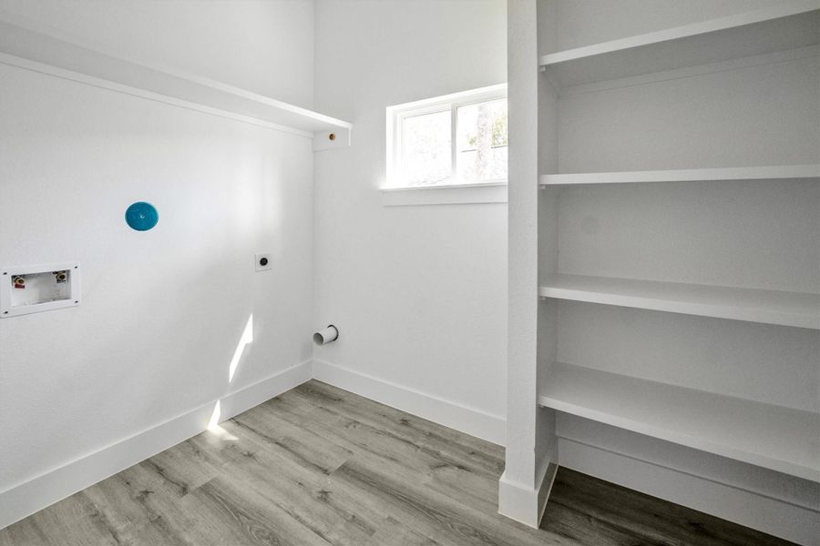Spacious laundry room. Washer/dryer connections