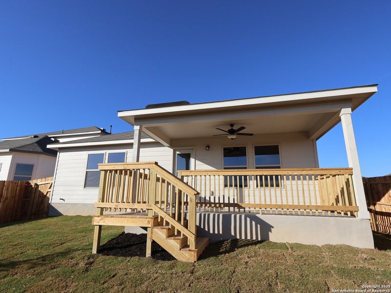 Exterior details and patio area of a home in Hunters Ranch, San Antonio (Image 30).