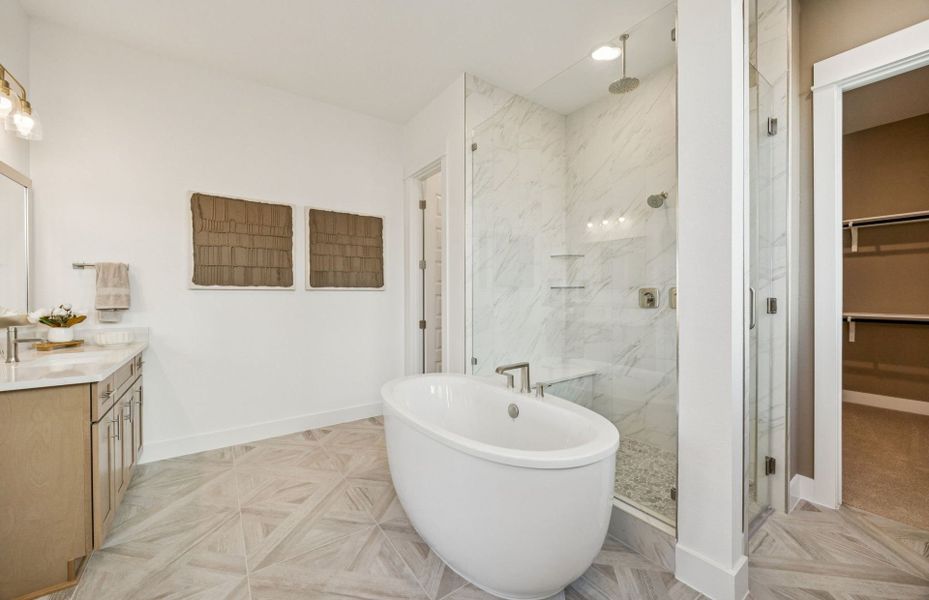 Representative furnished interior of a home built from the Gillett by Pulte Homes in Ryehill, Rosenberg (Image 46).