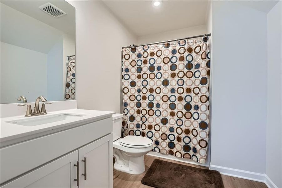 Furnished interior view inside a new home in , Dallas (Image 4).