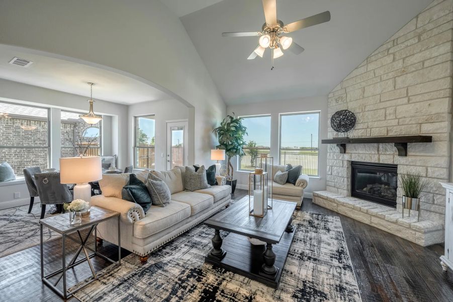 Representative furnished interior of a home built from the Regatta by Stonehollow Homes in Meadow Vista, Anna (Image 20).