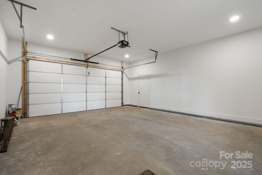 2-car garage 2-car garage