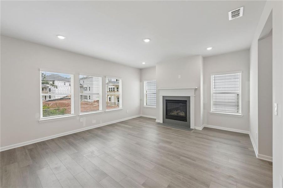 Spacious, unfurnished interior of a new home in Martin Springs - Estate Series, Lawrenceville (Image 19).