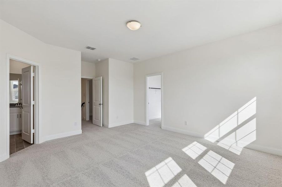 Spacious, unfurnished interior of a new home in AnaCapri, Anna (Image 12).