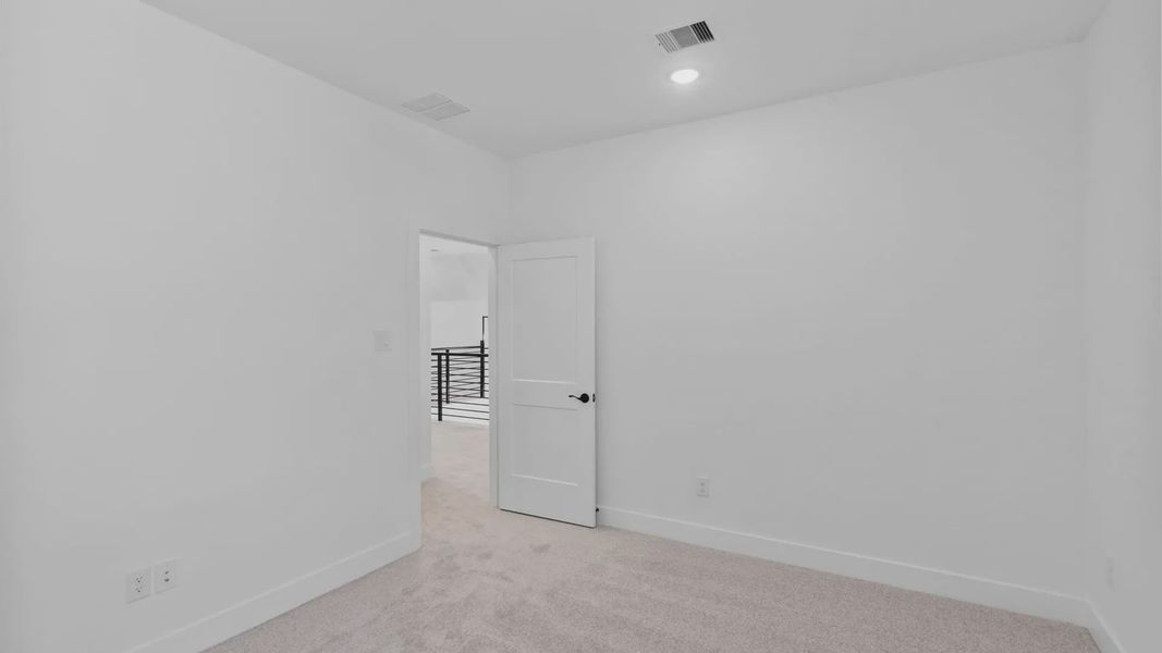 Spacious, unfurnished interior of a new home in Evergreen 60s, Conroe (Image 33).