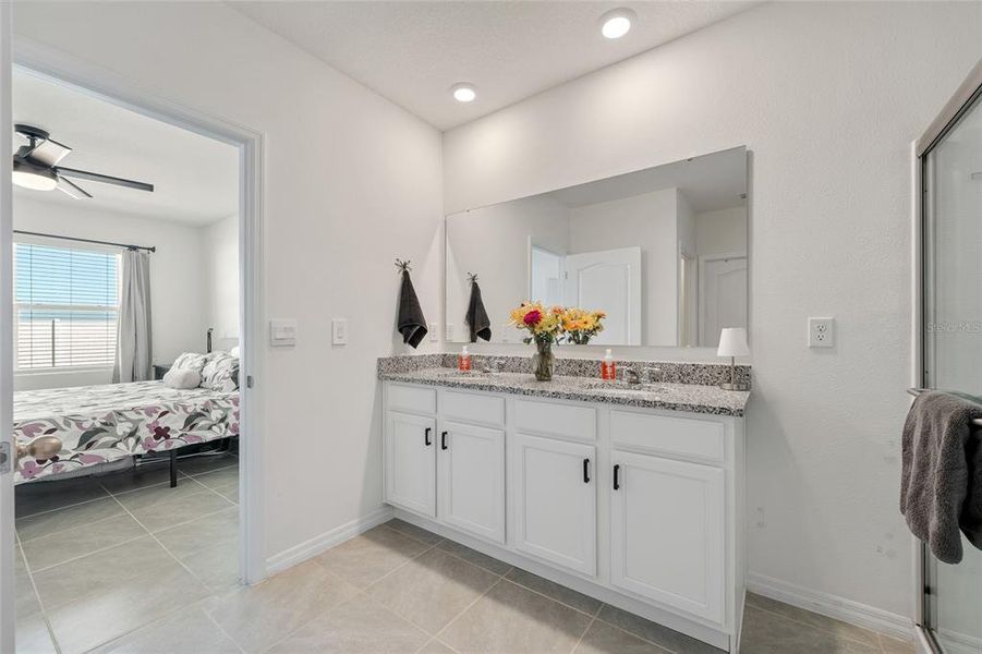 Furnished interior view inside a new home in Oak Pointe, Apopka (Image 7).