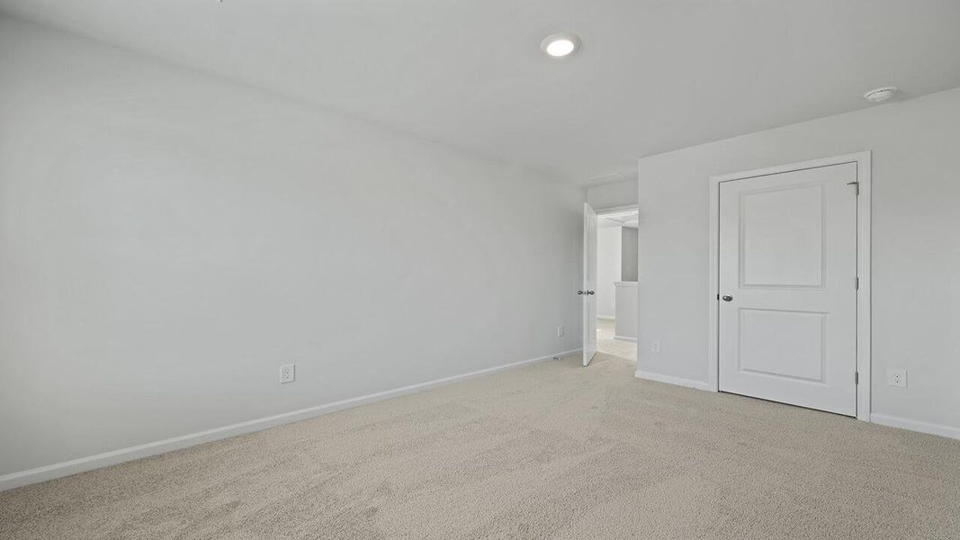 Spacious, unfurnished interior of a new home in Lakeview at Kitfield, Moncks Corner (Image 17).