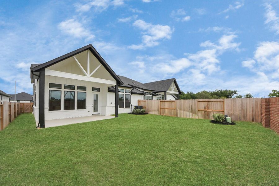 Exterior details and patio area of a home in , Missouri City (Image 3).