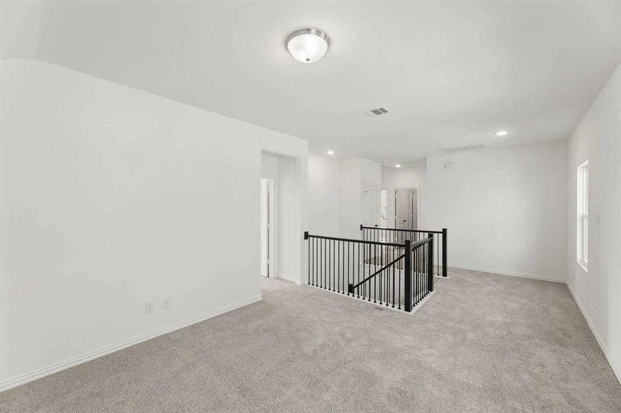 Spacious, unfurnished interior of a new home in Creekview Fossil Ridge, Pilot Point (Image 15).