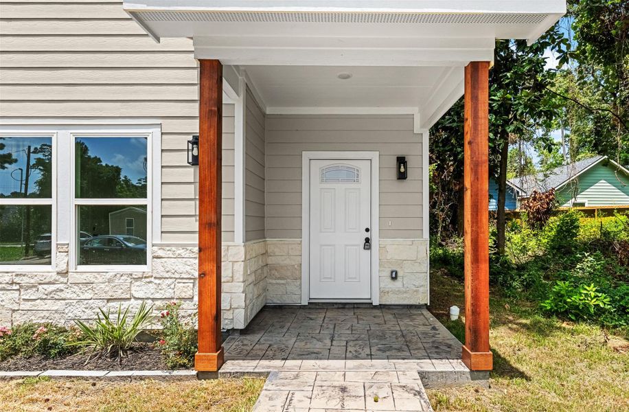 Exterior details and patio area of a home in , Montgomery (Image 3).