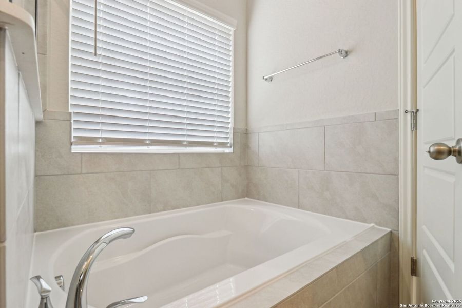 Furnished interior view inside a new home in Arcadia Ridge - Premier Series, San Antonio (Image 12).