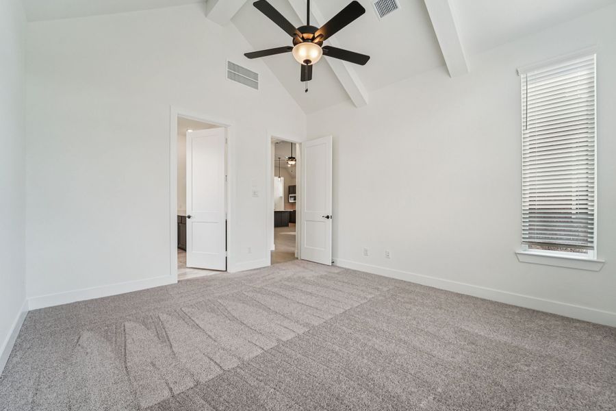 Spacious, unfurnished interior of a new home in Kresston, Montgomery (Image 18).