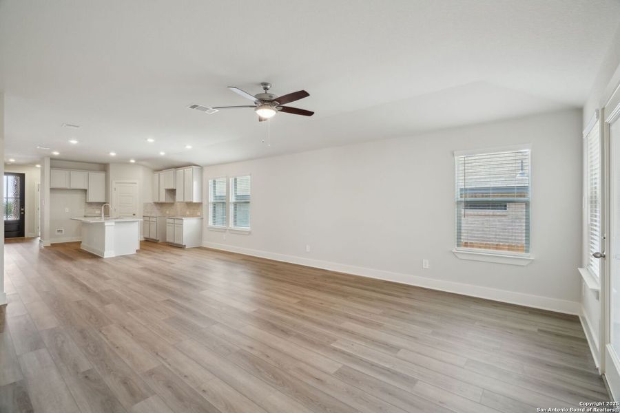 Spacious, unfurnished interior of a new home in Thomas Pond, San Antonio (Image 30). Spacious, unfurnished interior of a new home in Thomas Pond, San Antonio (Image 30).
