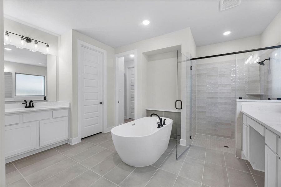 Furnished interior view inside a new home in Fulshear Lakes - 60', Fulshear (Image 8). Furnished interior view inside a new home in Fulshear Lakes - 60', Fulshear (Image 8).