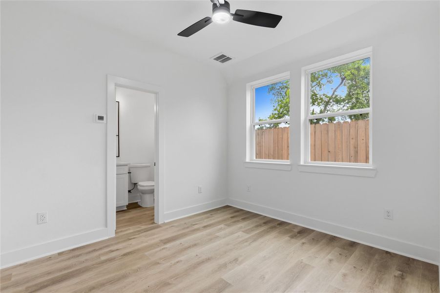 Spacious, unfurnished interior of a new home in , Houston (Image 33).