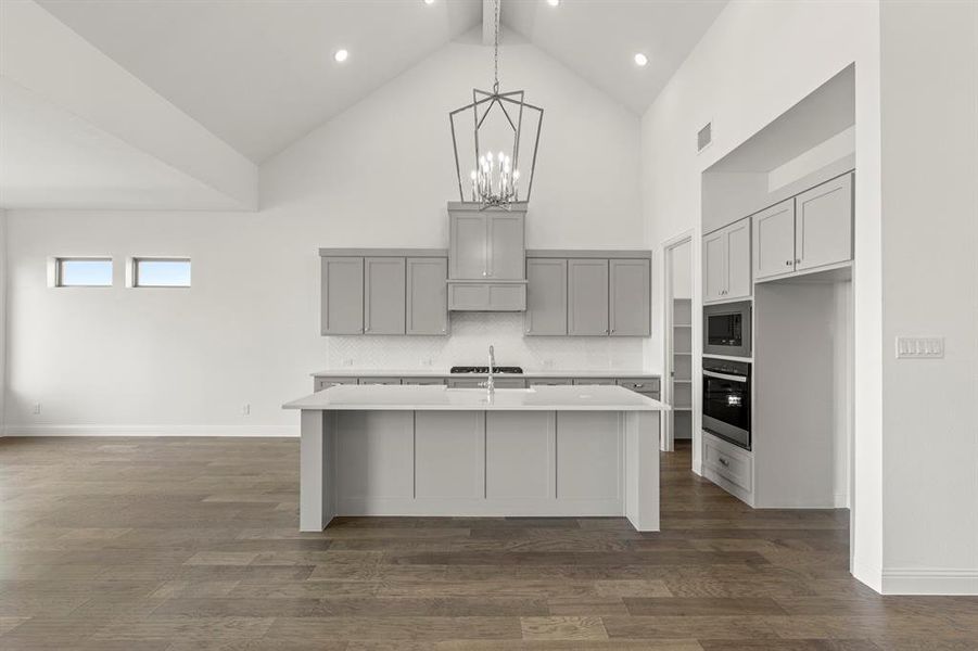 11. 332 Bay Laurel - Kitchen