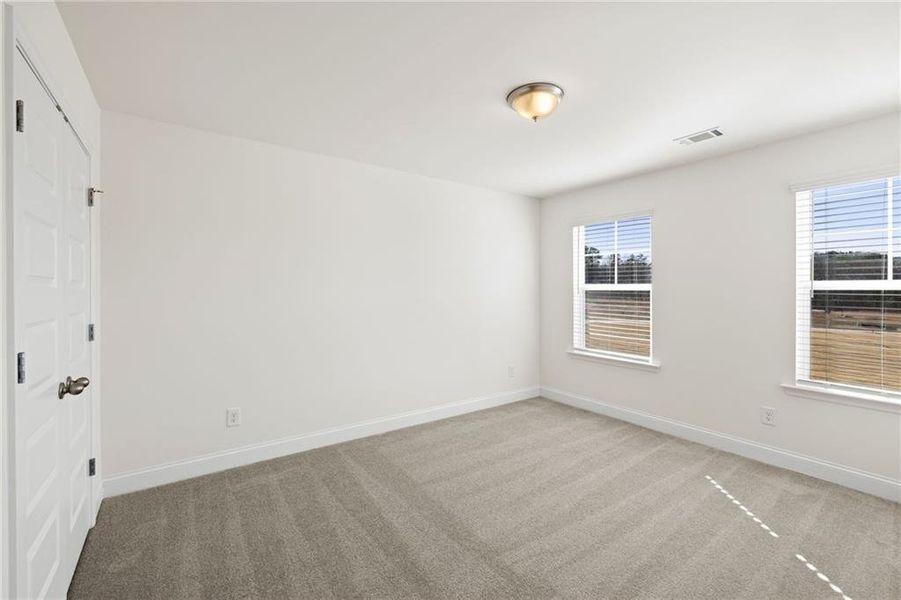 Spacious, unfurnished interior of a new home in Mulberry Summit, Flowery Branch (Image 16).